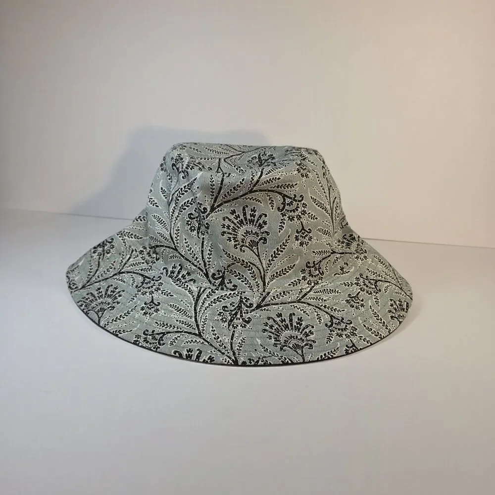 New with tags J Crew Women's Reversible Ratti Floral Bucket Hat M-L size